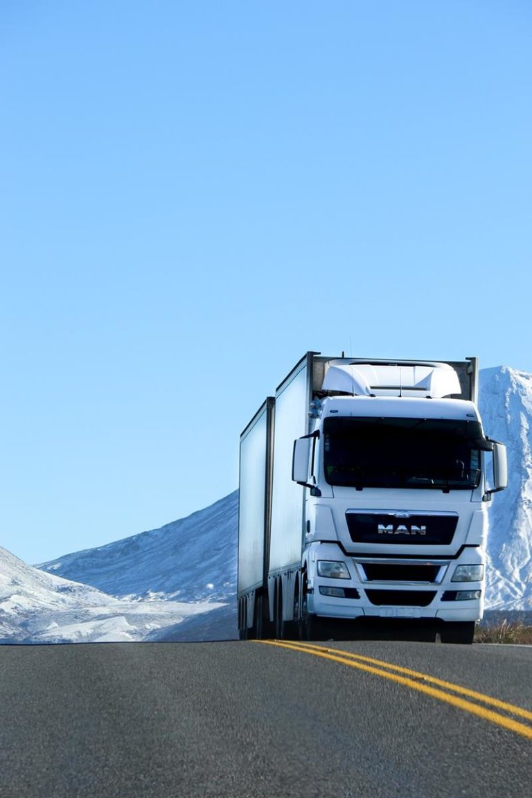 Naczepy w DBK: Klucz do Efektywnego Transportu