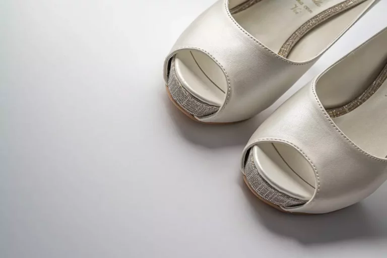 Buty damskie na wiosnę i lato - które modele warto dodać do swojej kolekcji?