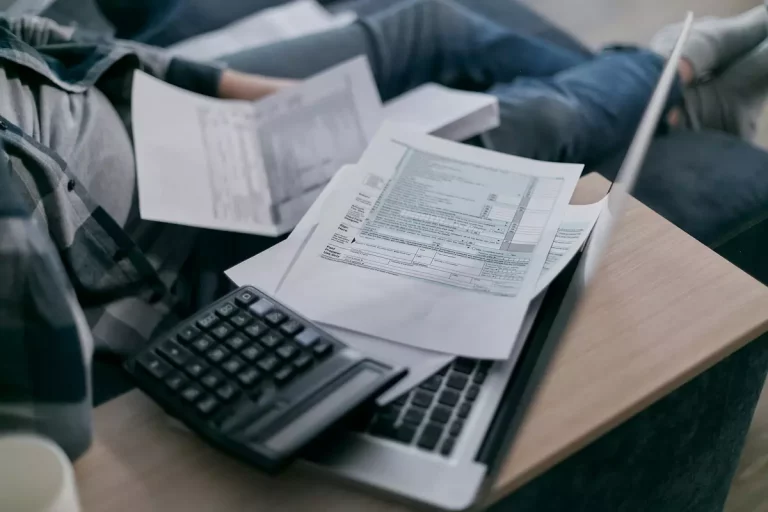 Niemiecki system rodzinny 2025/2026: Jak połączyć zwrot podatku z wnioskiem o Kindergeld?